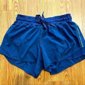 Lululemon Hotty Hot shorts 4” blue size 6